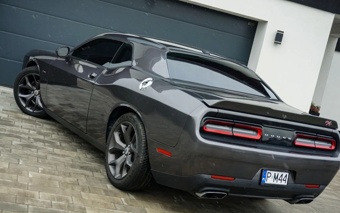 Dodge Challenger cena 129990 przebieg: 101000, rok produkcji 2019 z Czarnków małe 172